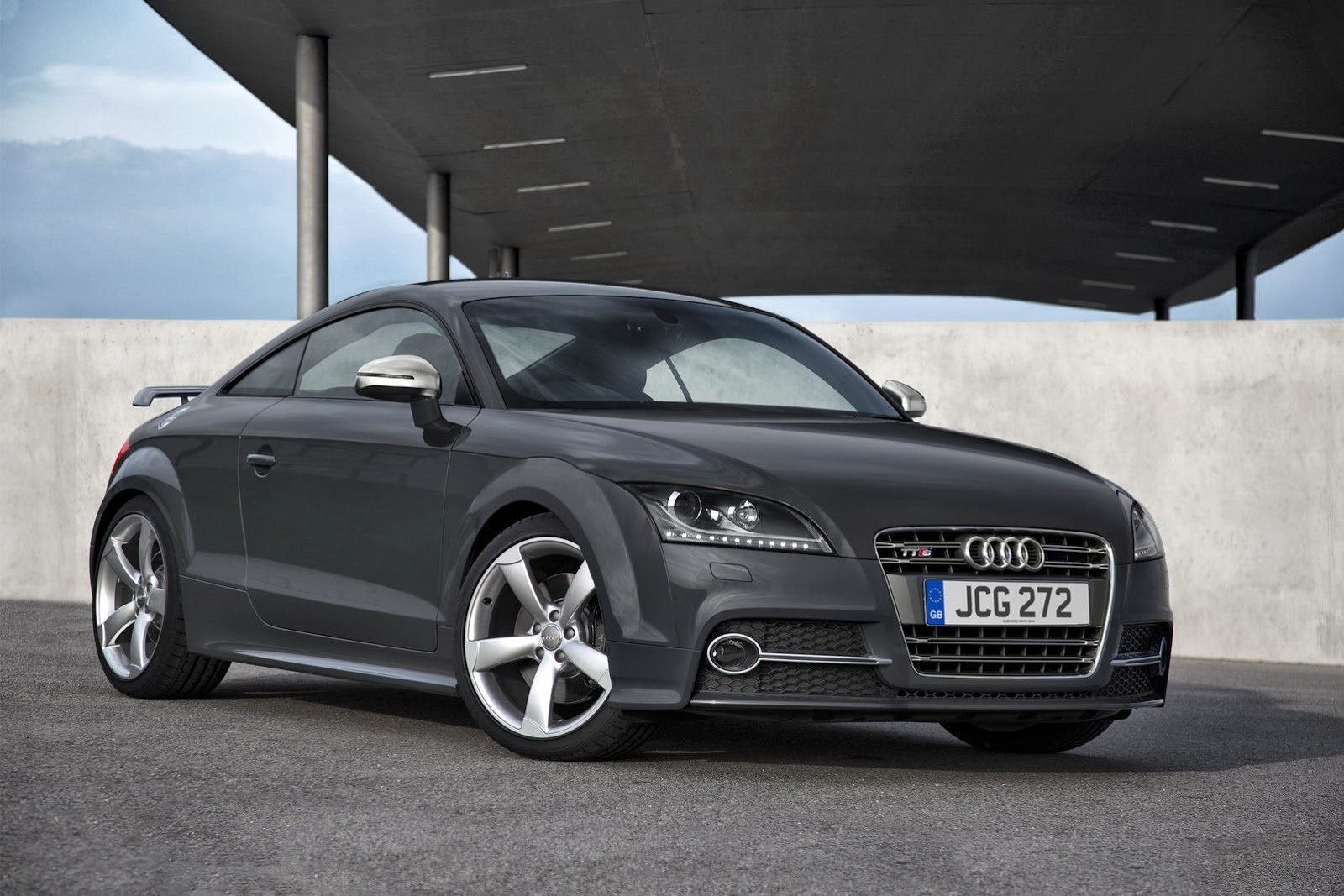Audi công bố giá bán chính thức của mẫu TTS đặc biệt 1